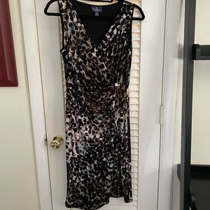 American Living Dress. V~Neck Size 10. Black brown tan & grey pattern.